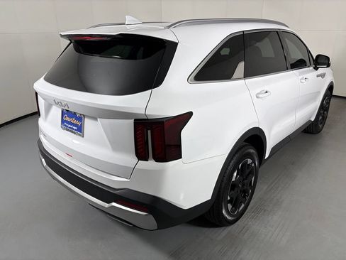 New 2026 Kia Sorento S FWD image 8