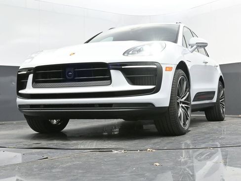 New 2025 Porsche Macan S image 31