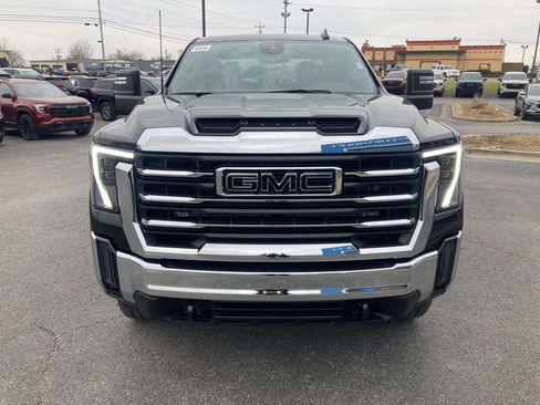 New 2026 GMC Sierra 3500 SLE AWD/4WD image 9