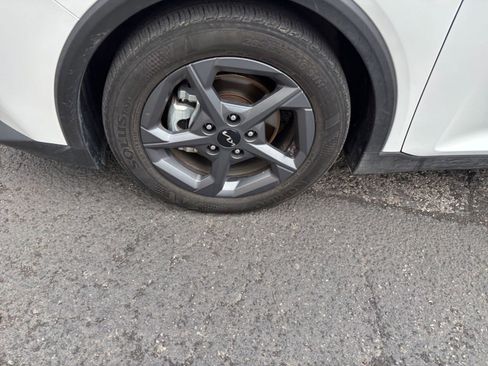 Used 2025 Kia K4 FWD image 26