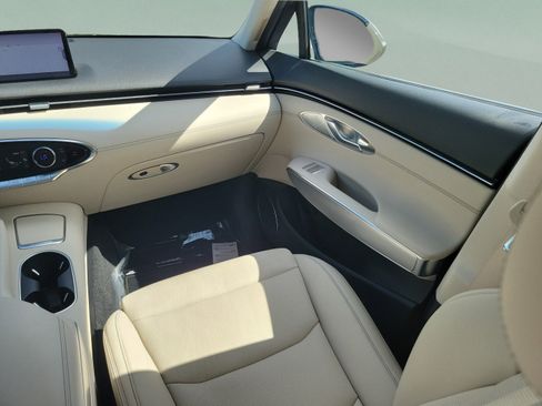 Used 2023 Genesis GV70 2.5T w/ Select Package AWD/4WD image 8