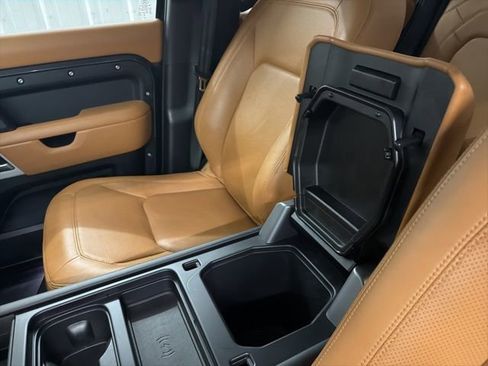 Used 2024 Land Rover Defender 110 S image 33