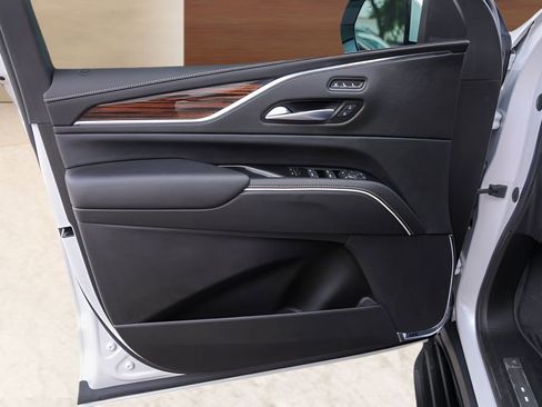 Certified 2023 Cadillac Escalade Premium Luxury w/ Performance Package image 24