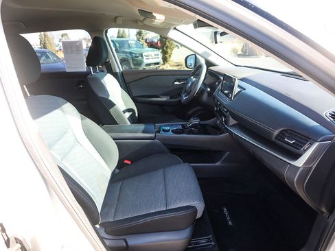 Used 2023 Nissan Rogue SV image 20