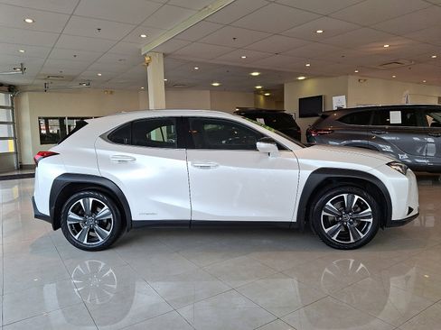Used 2021 Lexus UX 250h w/ Premium Package image 8