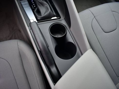 New 2026 Hyundai Elantra SE image 29