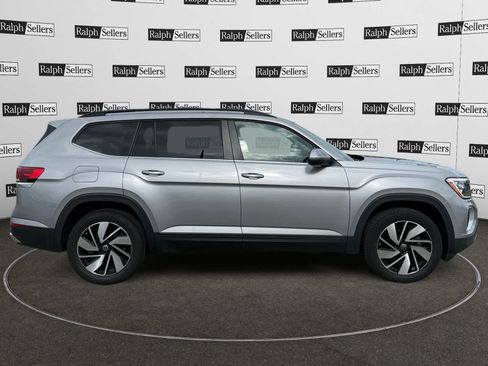 Used 2025 Volkswagen Atlas SE FWD image 7