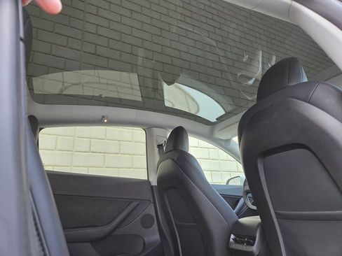 Used 2020 Tesla Model Y Long Range image 43