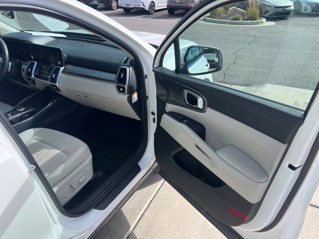 Used 2023 Kia Sorento EX AWD/4WD image 29