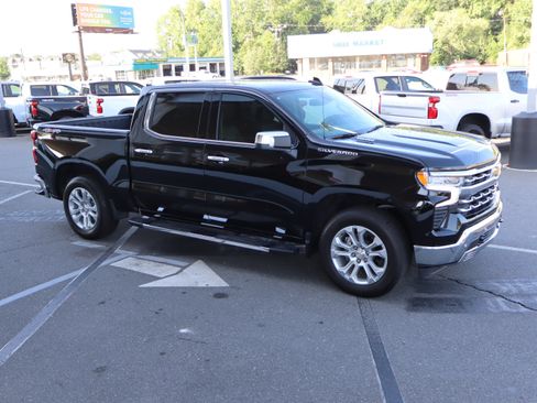 Used 2025 Chevrolet Silverado 1500 LTZ w/ LTZ Convenience Package II AWD/4WD image 2