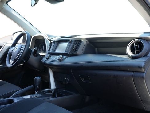 Used 2017 Toyota RAV4 XLE AWD/4WD image 21