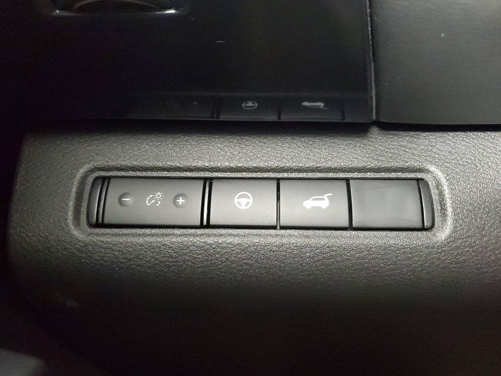 Used 2025 Nissan Pathfinder SV FWD image 33