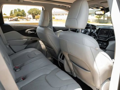 Used 2021 Jeep Cherokee Latitude Lux w/ Sun & Sound Group image 35