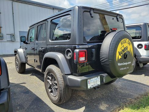 Used 2024 Jeep Wrangler Sport S image 4