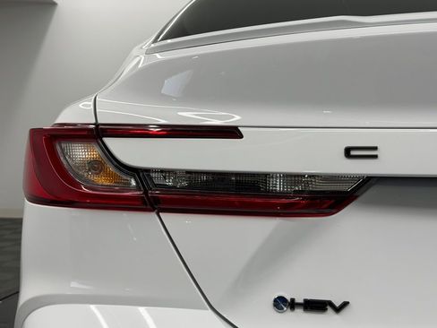 Used 2026 Toyota Camry SE image 11