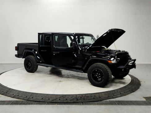 Used 2022 Jeep Gladiator Sport image 9