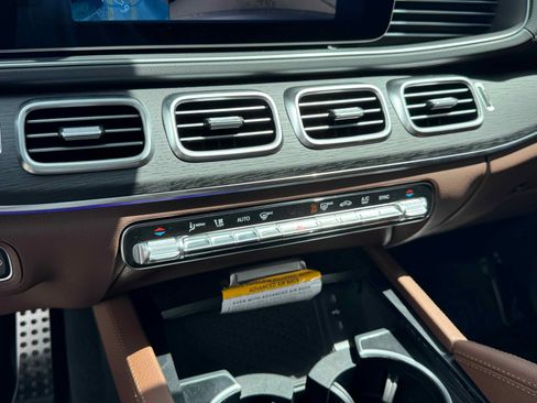 New 2025 Mercedes-Benz GLS 450 4MATIC image 21