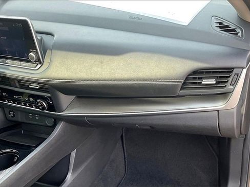 Certified 2024 Nissan Rogue SV w/ SV Premium Package image 15