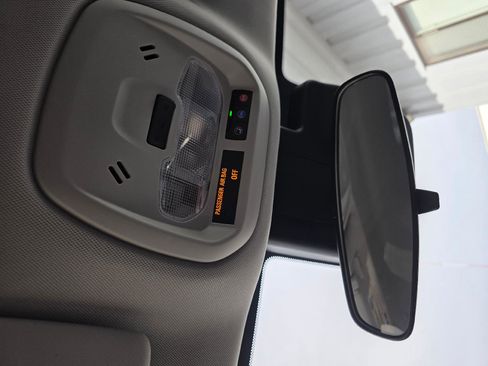 Used 2026 Chevrolet Trax LT w/ LT Convenience Package FWD image 18