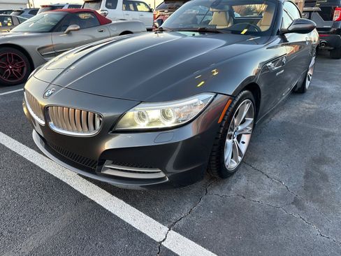 Used 2015 BMW Z4 sDrive35i image 3