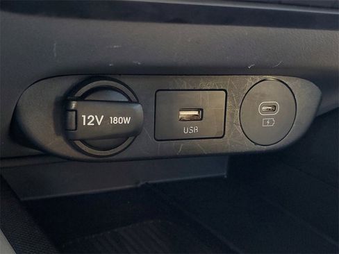 Certified 2025 Hyundai Elantra SEL image 21