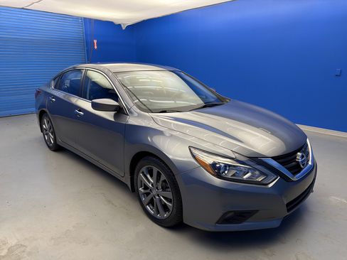 Used 2018 Nissan Altima 2.5 SR w/ SR Special Edition image 2