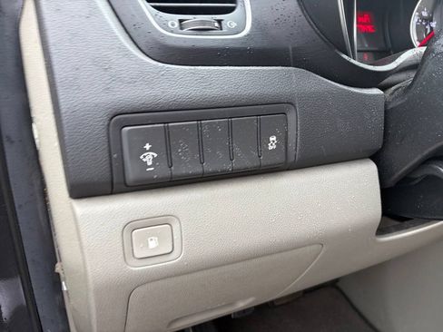 Used 2015 Kia Sedona LX FWD image 6