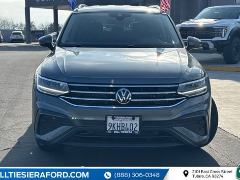 Used 2024 Volkswagen Tiguan SE image 11