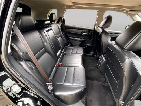 Used 2025 Nissan Rogue SV w/ SV Premium Package FWD image 20