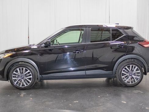 Used 2022 Nissan Kicks SV FWD image 5