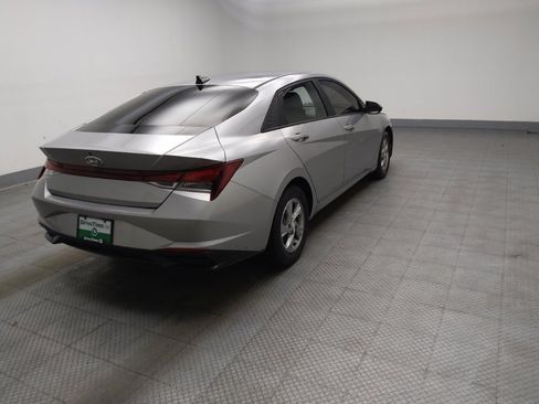 Used 2022 Hyundai Elantra SE FWD image 10