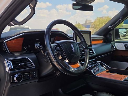 Used 2019 Lincoln Navigator L Reserve AWD/4WD image 10