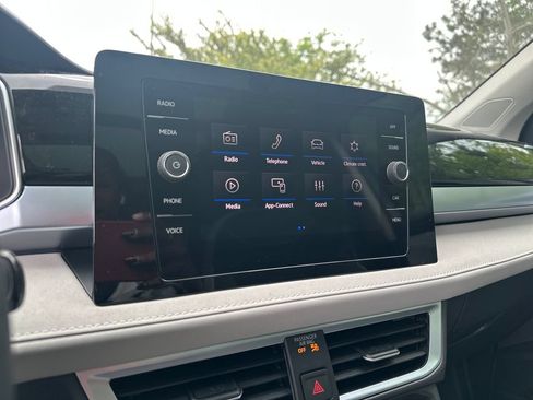 New 2026 Volkswagen Taos SE AWD/4WD image 14