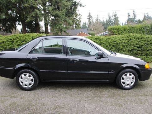 Used 1999 MAZDA Protege LX image 10