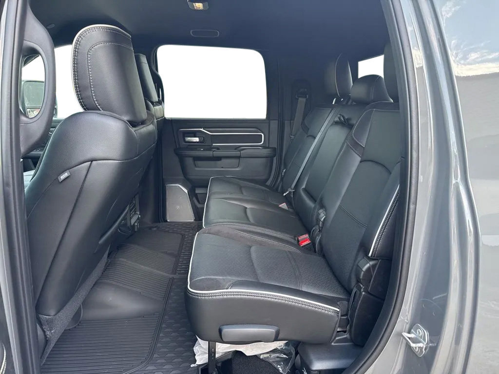 New 2026 RAM 2500 Laramie AWD/4WD image 22