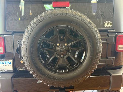 Used 2017 Jeep Wrangler Unlimited Sport AWD/4WD image 14