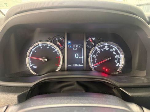 Certified 2022 Toyota 4Runner TRD Off-Road Premium AWD/4WD image 27