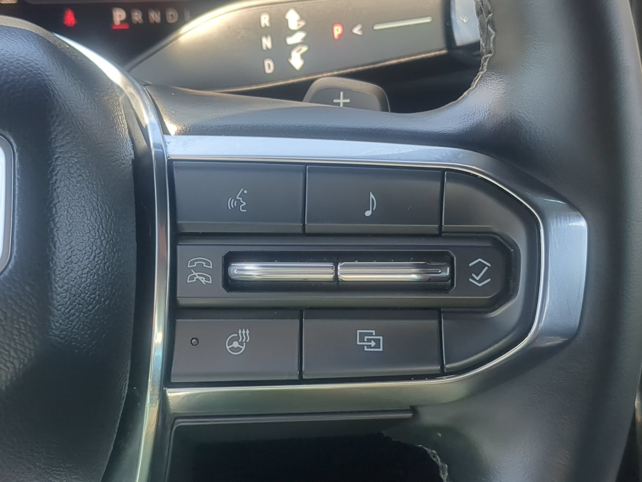 Used 2025 GMC Acadia Elevation w/ Elevation Premium Package FWD image 23