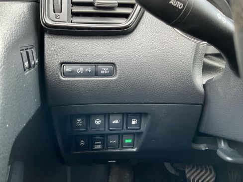 Used 2020 Nissan Rogue SV w/ Premium Package AWD/4WD image 18