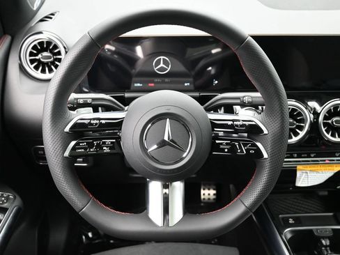 New 2025 Mercedes-Benz GLA 250 4MATIC image 19
