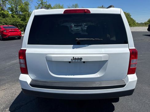 Used 2016 Jeep Patriot Sport w/ Power Value Group FWD image 4