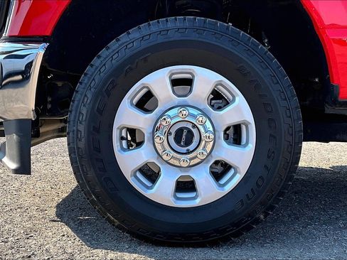 Used 2024 Ford F250 XLT w/ FX4 Off-Road Package image 8