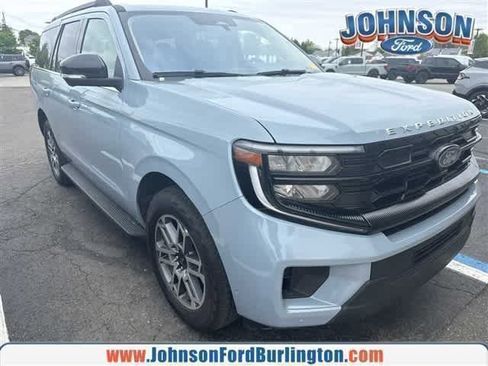 Certified 2025 Ford Expedition Active AWD/4WD image 3