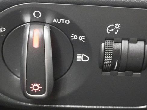 Used 2017 Audi Q3 2.0T Prestige w/ Prestige Package image 19