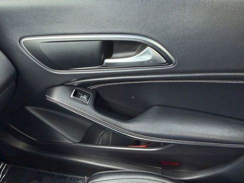 Used 2016 Mercedes-Benz CLA 250 image 32