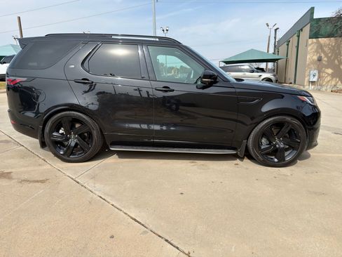 Certified 2024 Land Rover Discovery Dynamic SE image 6