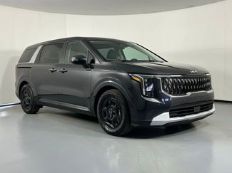 Used 2025 Kia Carnival video 1