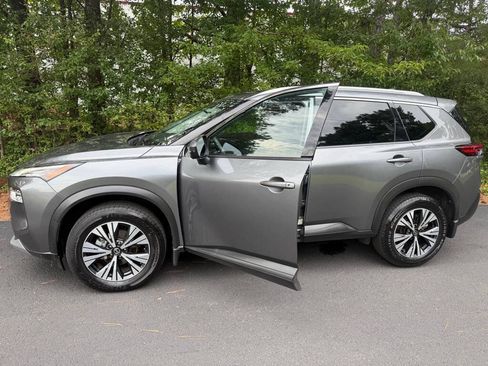 Used 2021 Nissan Rogue SV w/ Premium Package FWD image 13