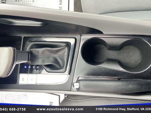Used 2022 Hyundai Elantra SEL FWD image 19