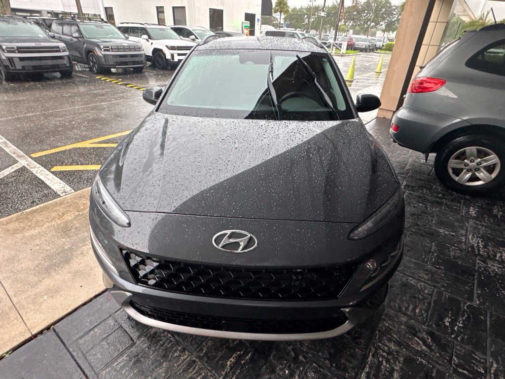 Used 2023 Hyundai Kona Limited w/ Cargo Package FWD image 2